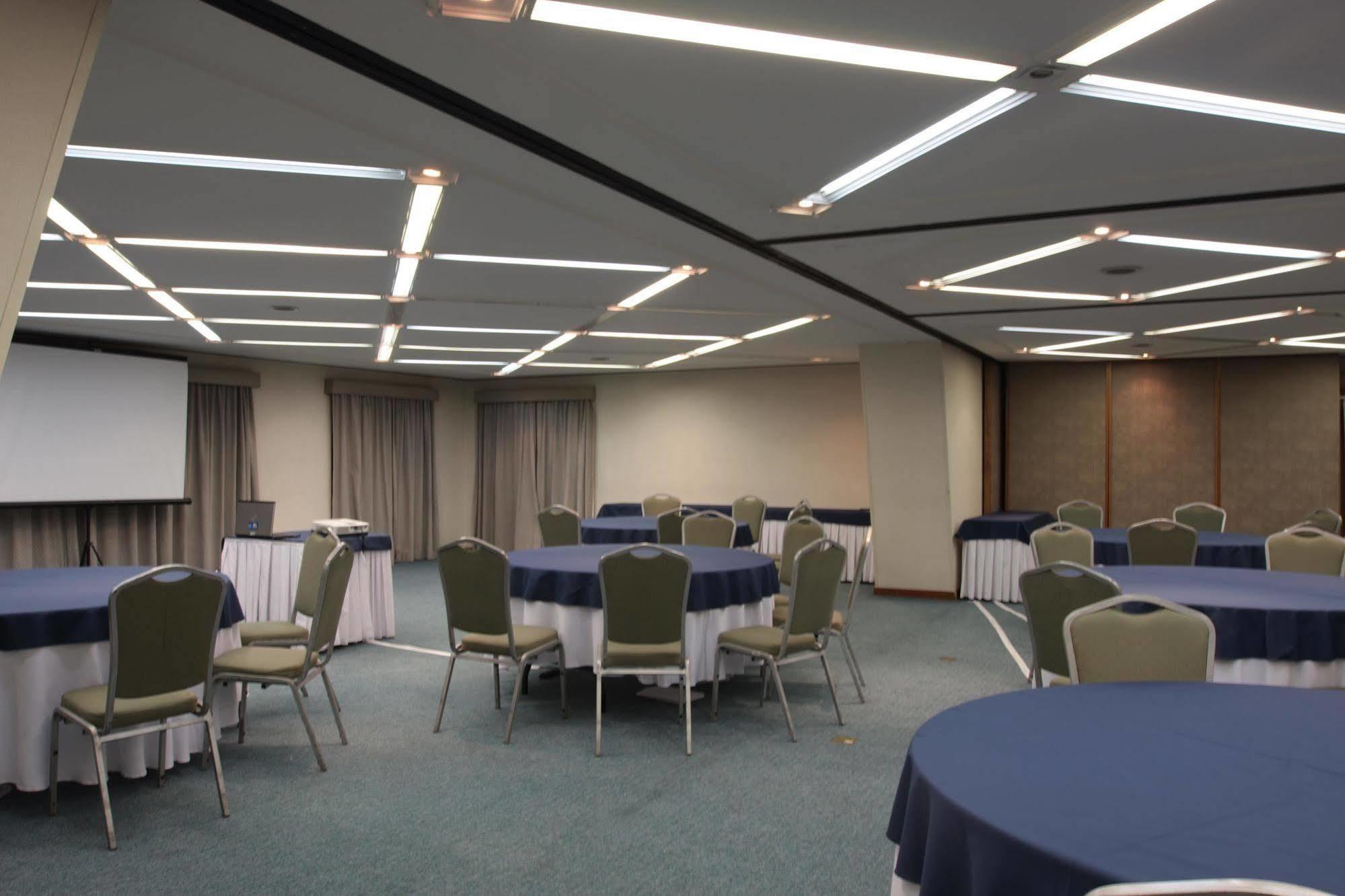 Estanplaza Nacoes Unidas 酒店 4*